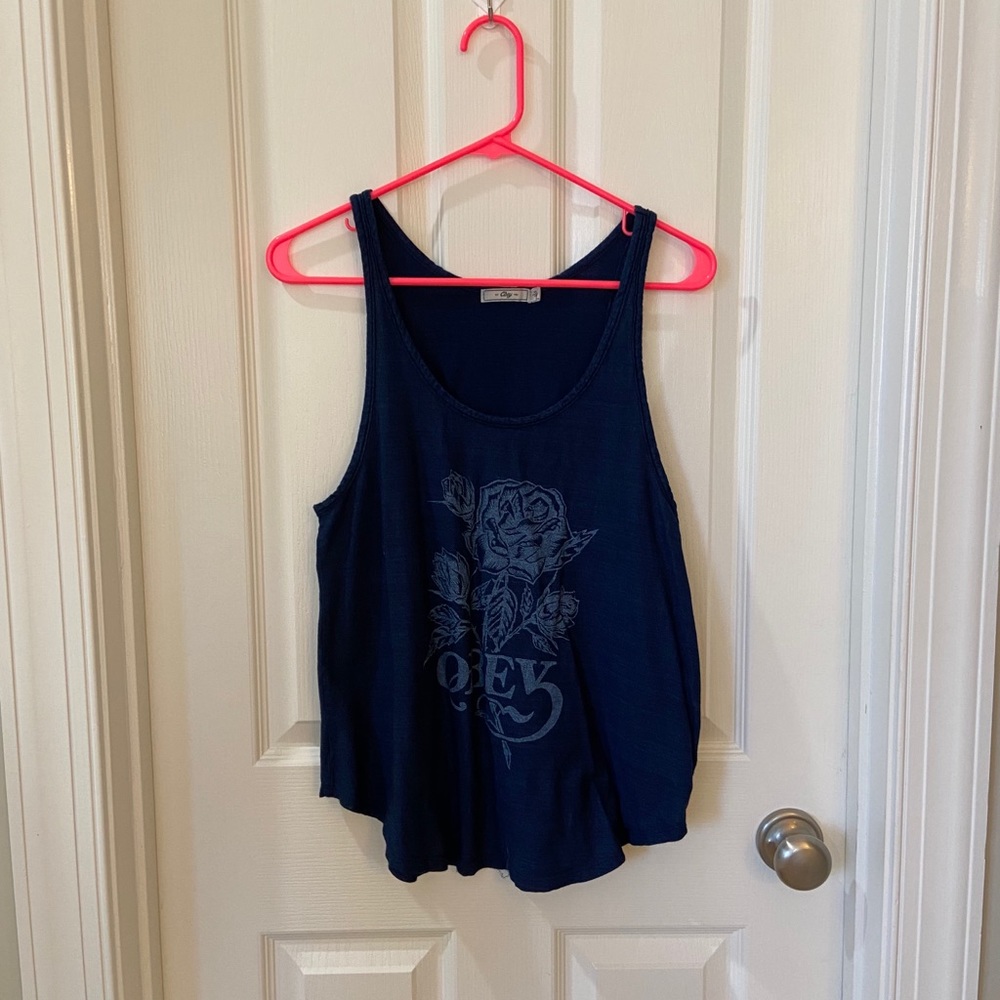 Obey tank